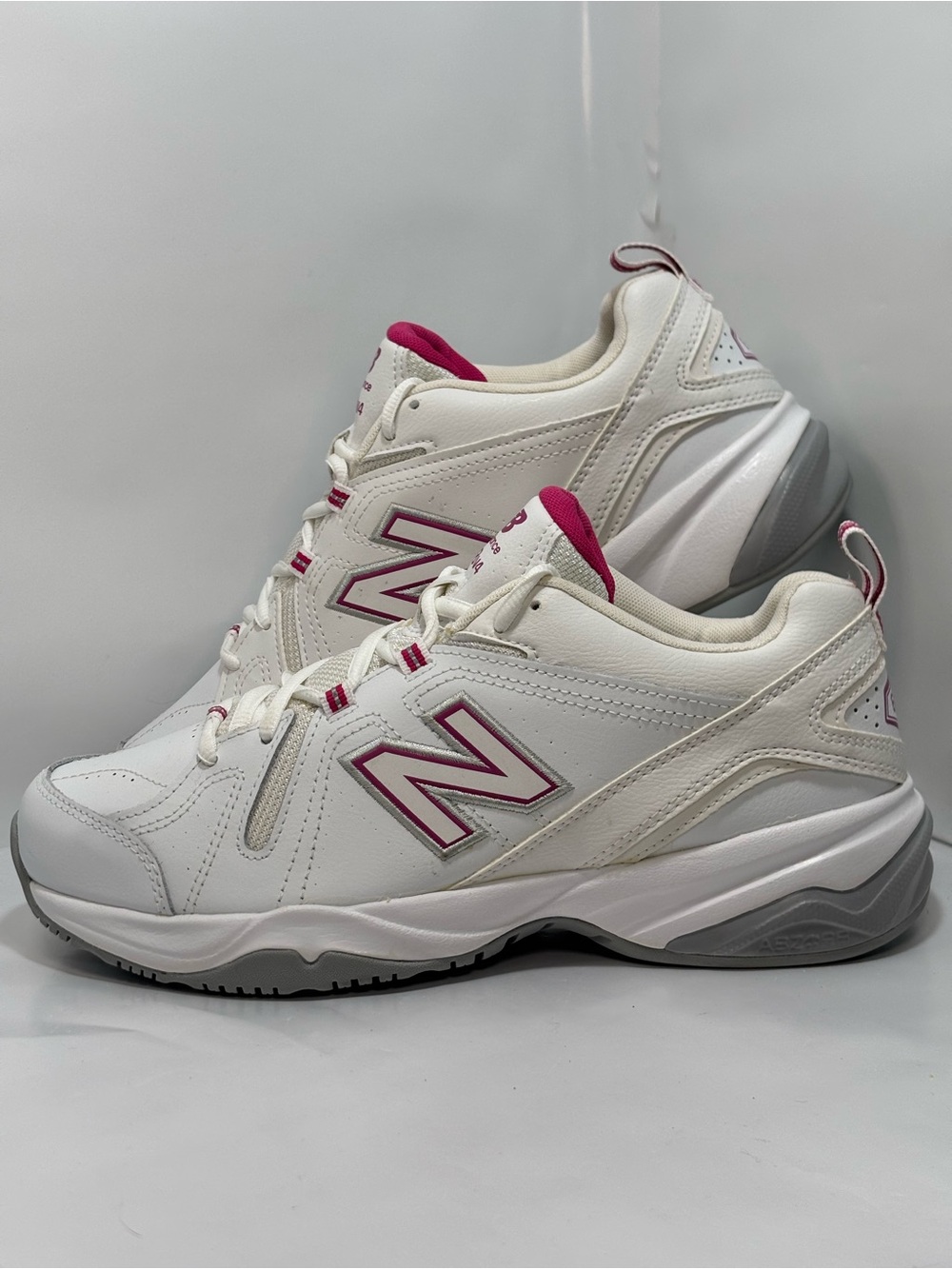 New Balance 608v4 Women's US Size 10 White/Pink Athletic Shoe WX608V4P